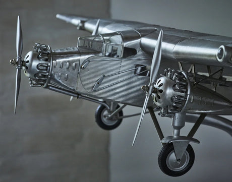 FORD TRIMOTOR DETAILED FRONT VIEW