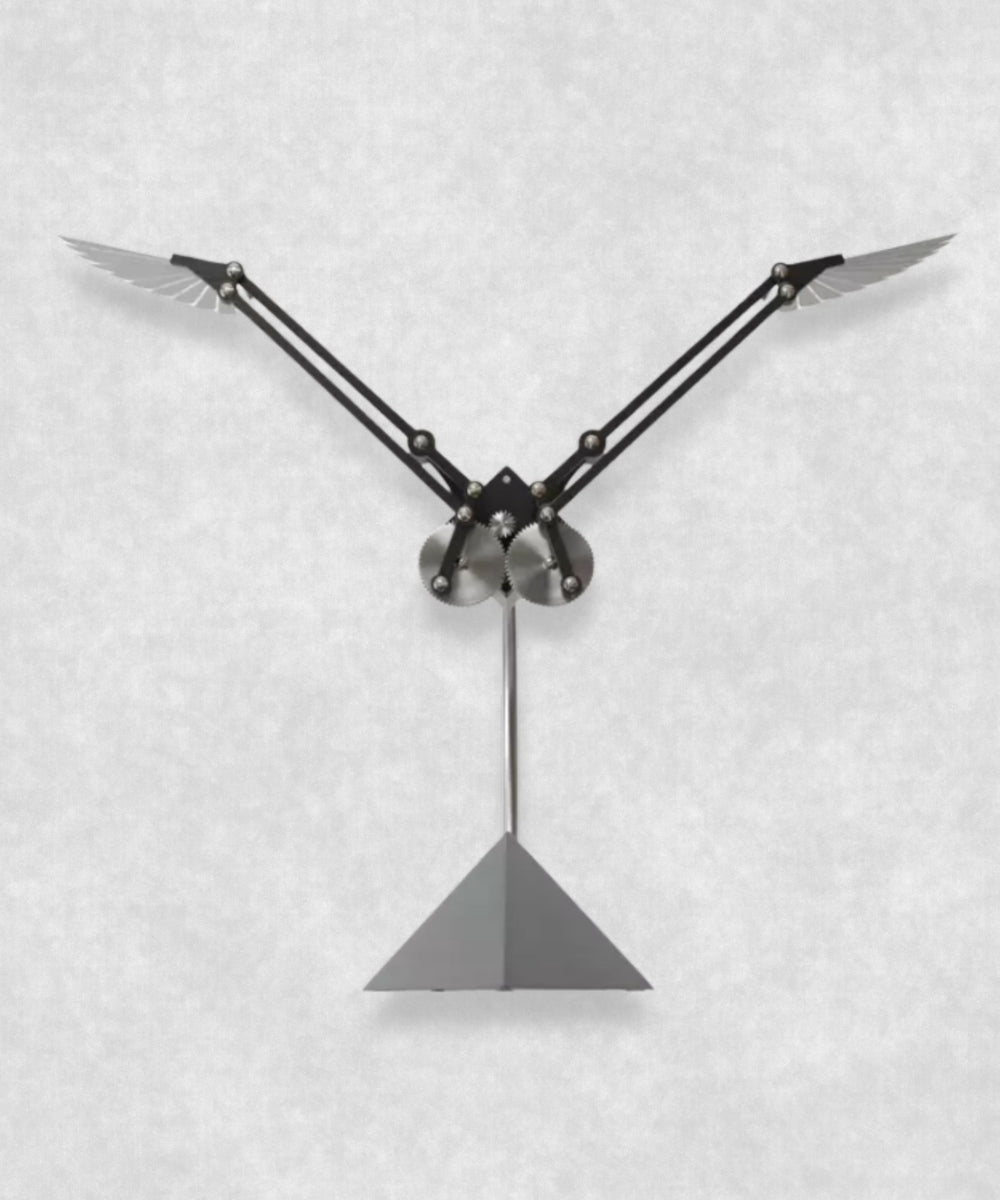 Aquila SE Silver Front View - By Lukas Schilling