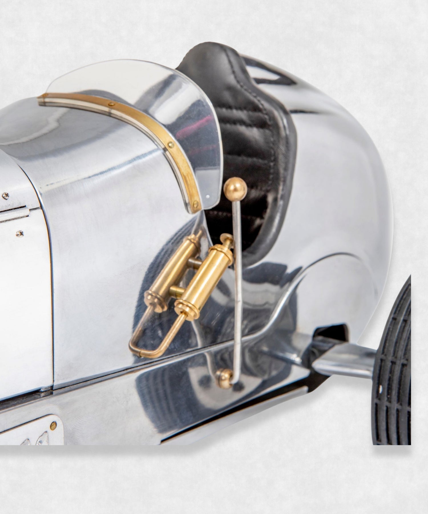 BB Korn Aluminium Model Car seat view