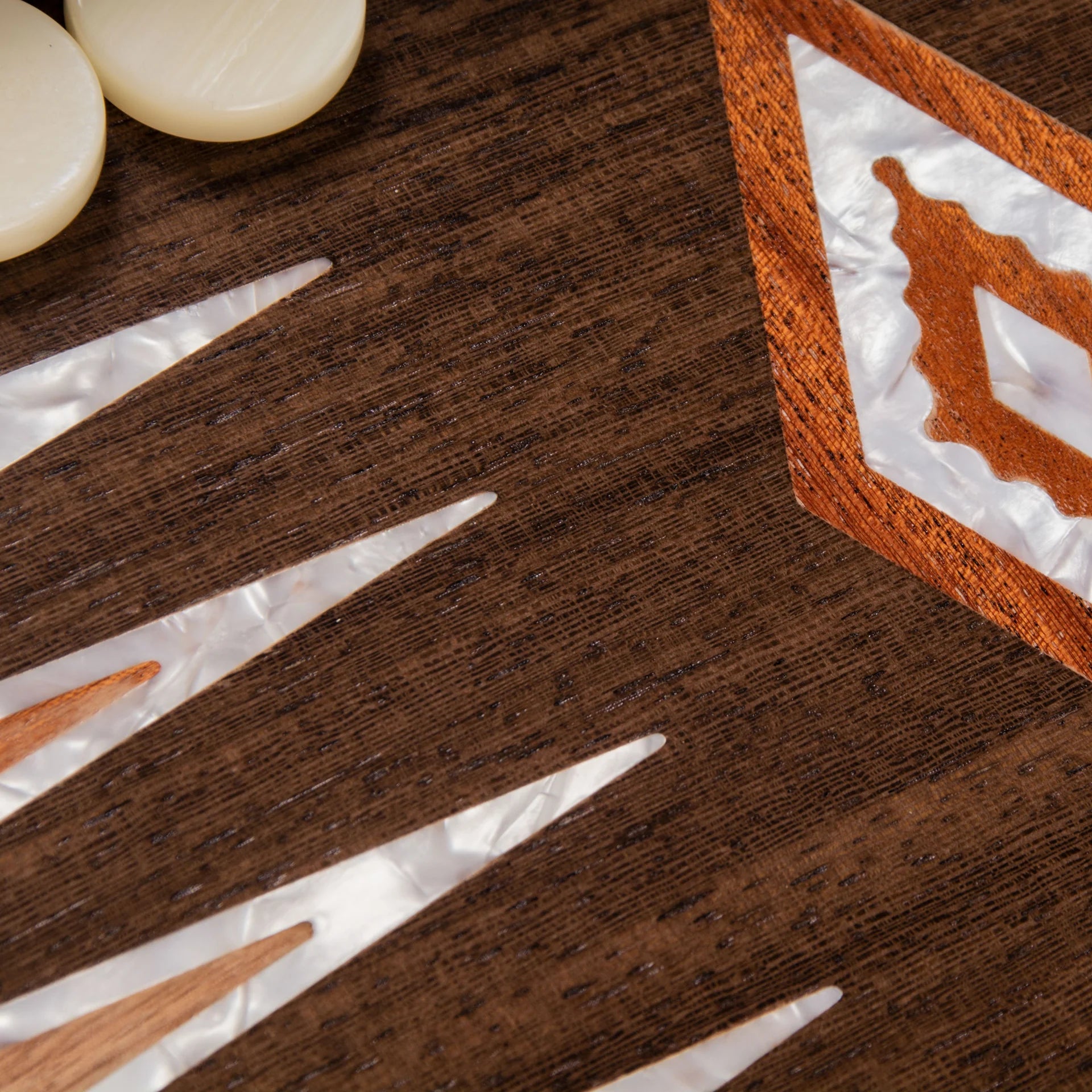 California Walnut burl Backgammon Zoom on Board