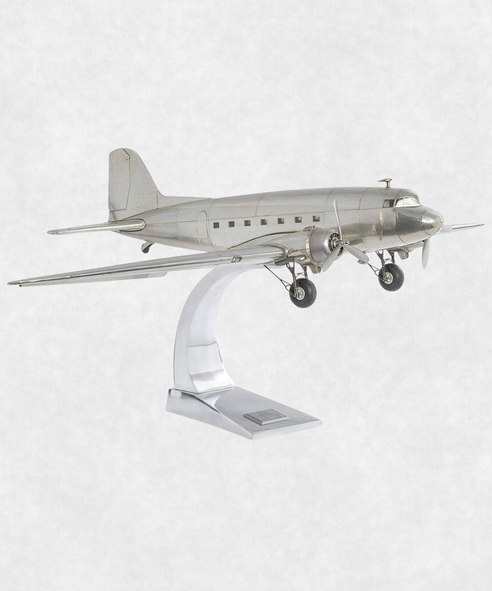 DAKOTA DC3 WITH STAND