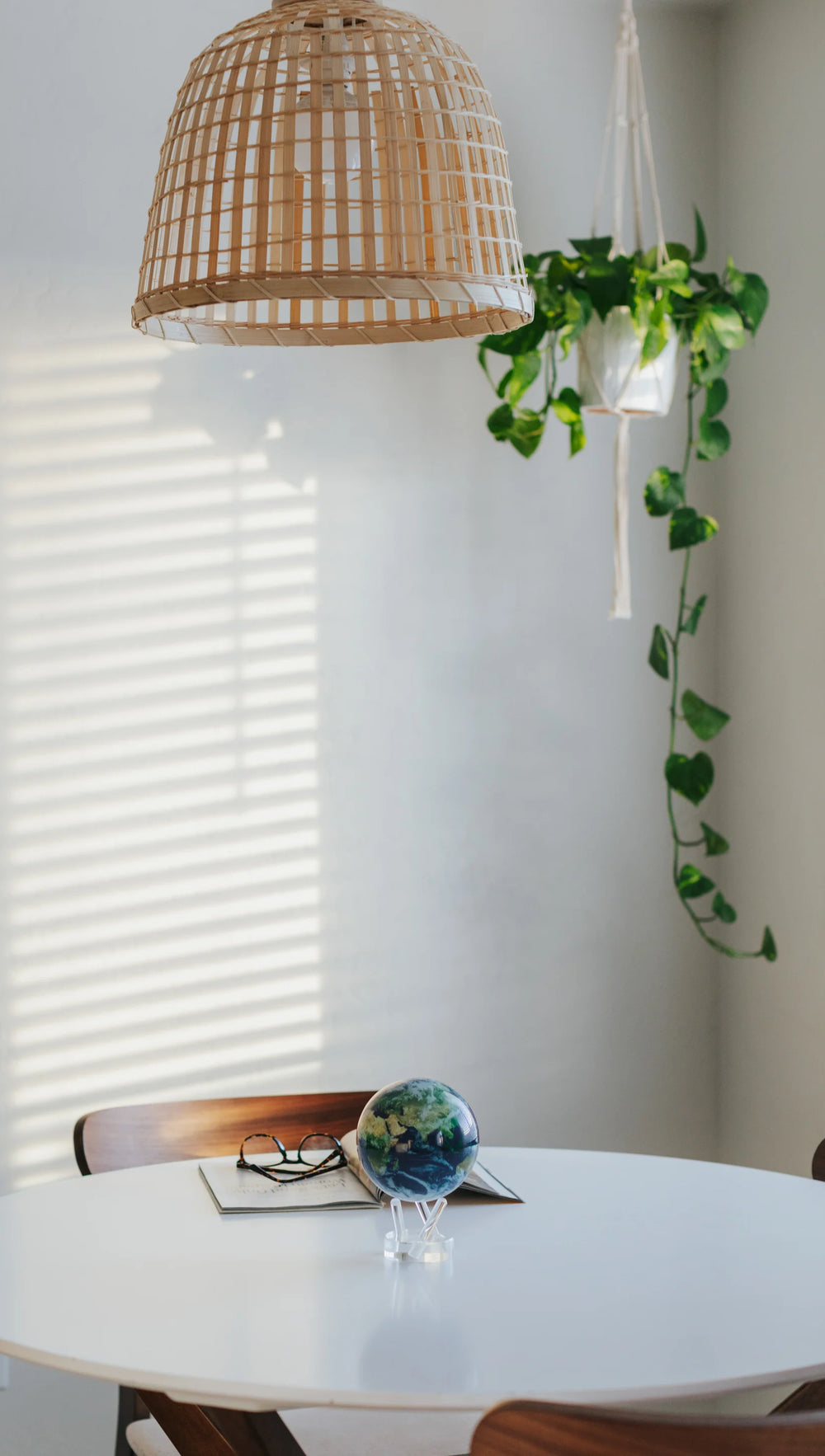 EARTH GLOBE ROTATING HOME INTERIOR LIFESTYLE